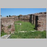 1770 ostia - regio i - insula xiv - caseggiato del mosaico del porto (i,xiv,2) - li raum - gesehen von suedwesten - 2016.jpg